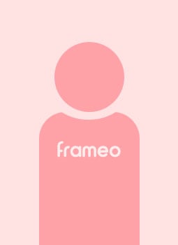 Frameo employee