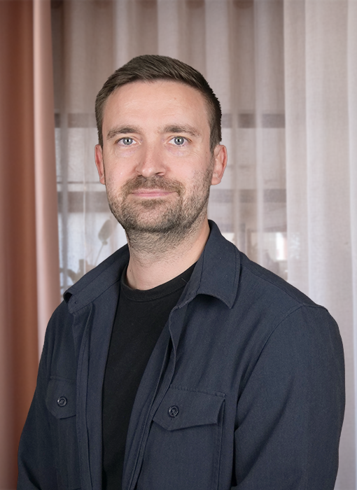 Frameo employee