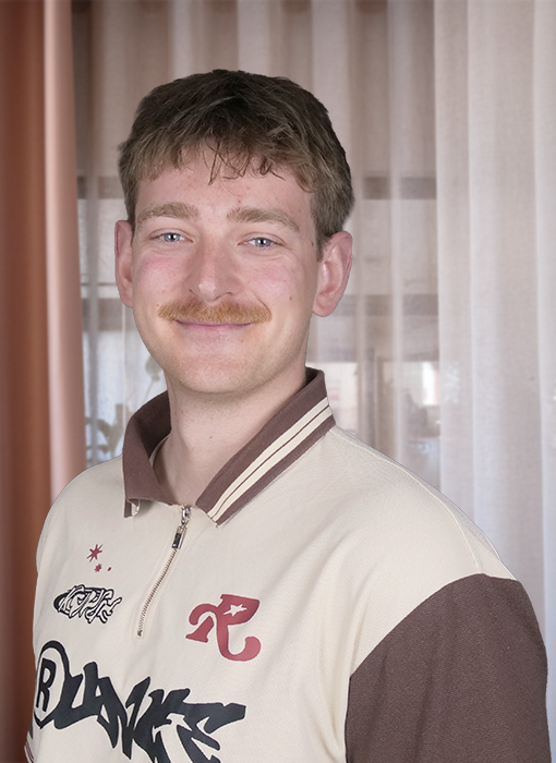 Frameo employee